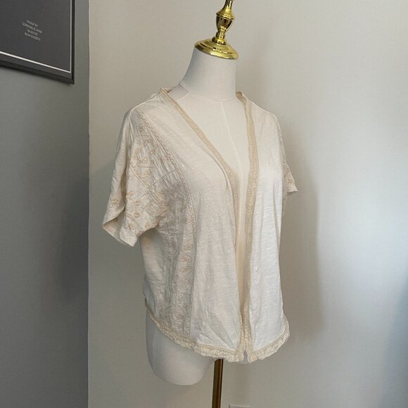 ✨3/$20✨ American Eagle Cardigan - Picture 2 of 3